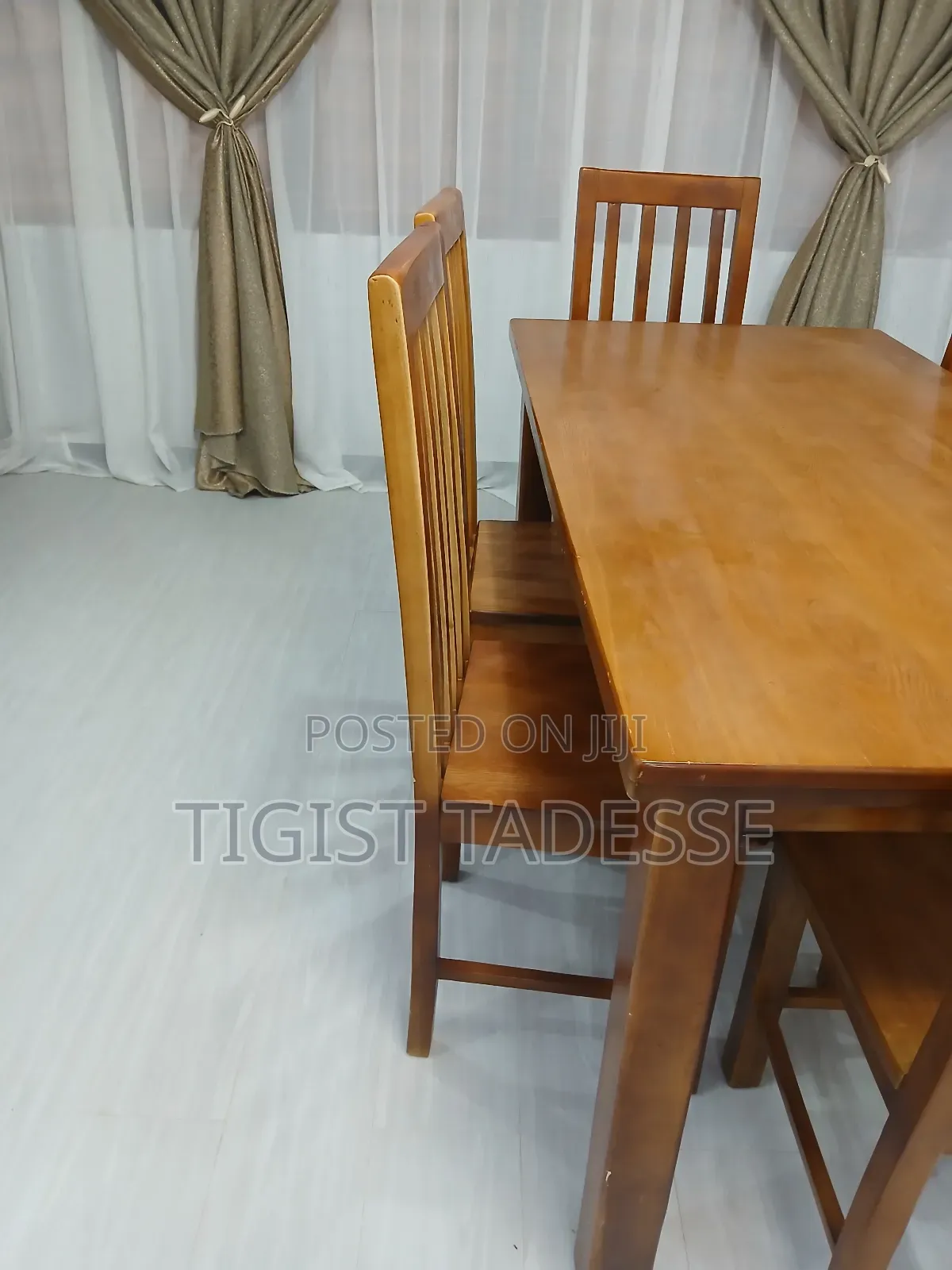 በዋንዛ የተሠራ የምግብ ጠረጴዛ ባለ 6 ወንበር 80*180ሳ.ሜ