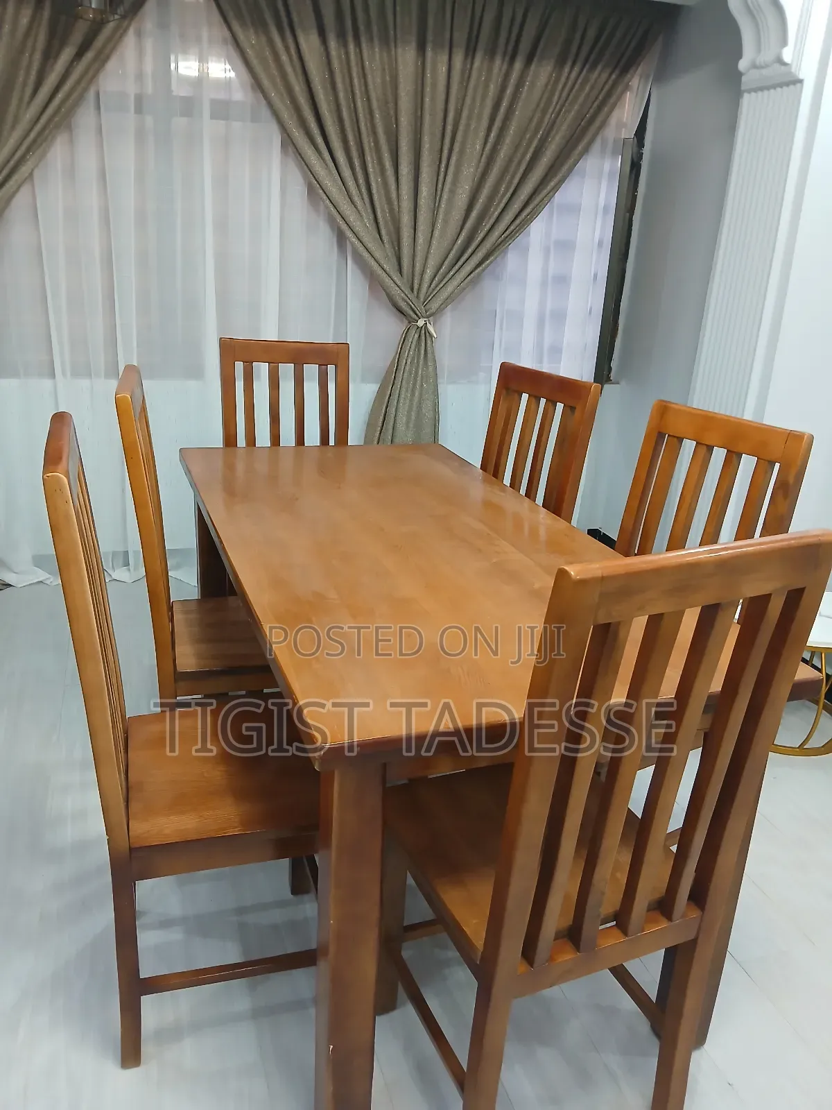 በዋንዛ የተሠራ የምግብ ጠረጴዛ ባለ 6 ወንበር 80*180ሳ.ሜ