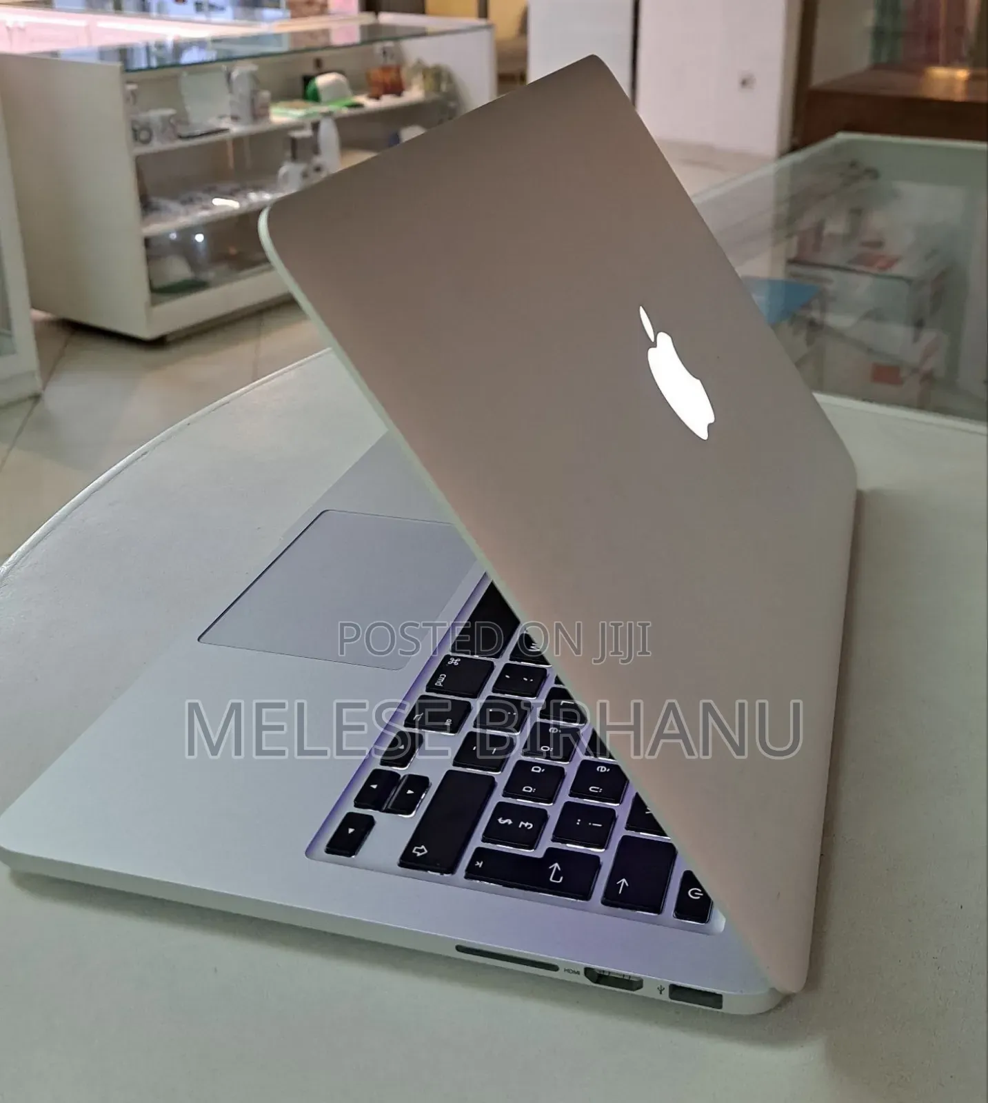 New Laptop Apple MacBook Pro 2015 8GB Intel Core I5 SSD 256GB