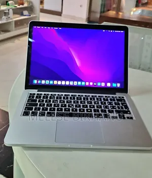 New Laptop Apple MacBook Pro 2015 8GB Intel Core I5 SSD 256GB