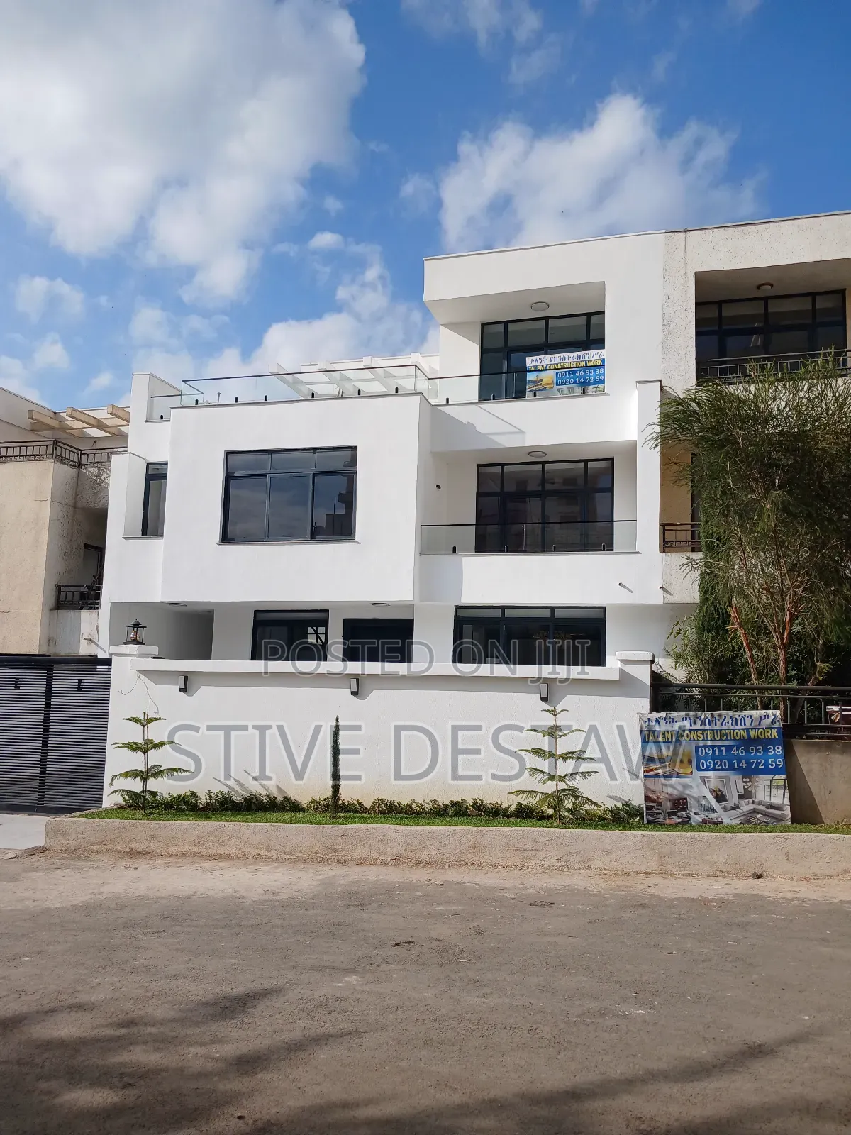 6bdrm House in Noah Real Estate, Bole for sale