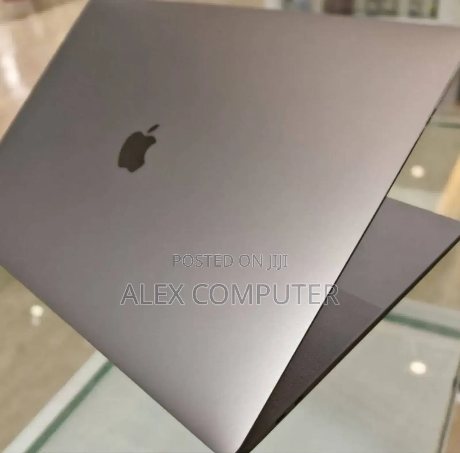 New Laptop Apple MacBook Pro 2019 16GB Intel Core I7 SSD 512GB
