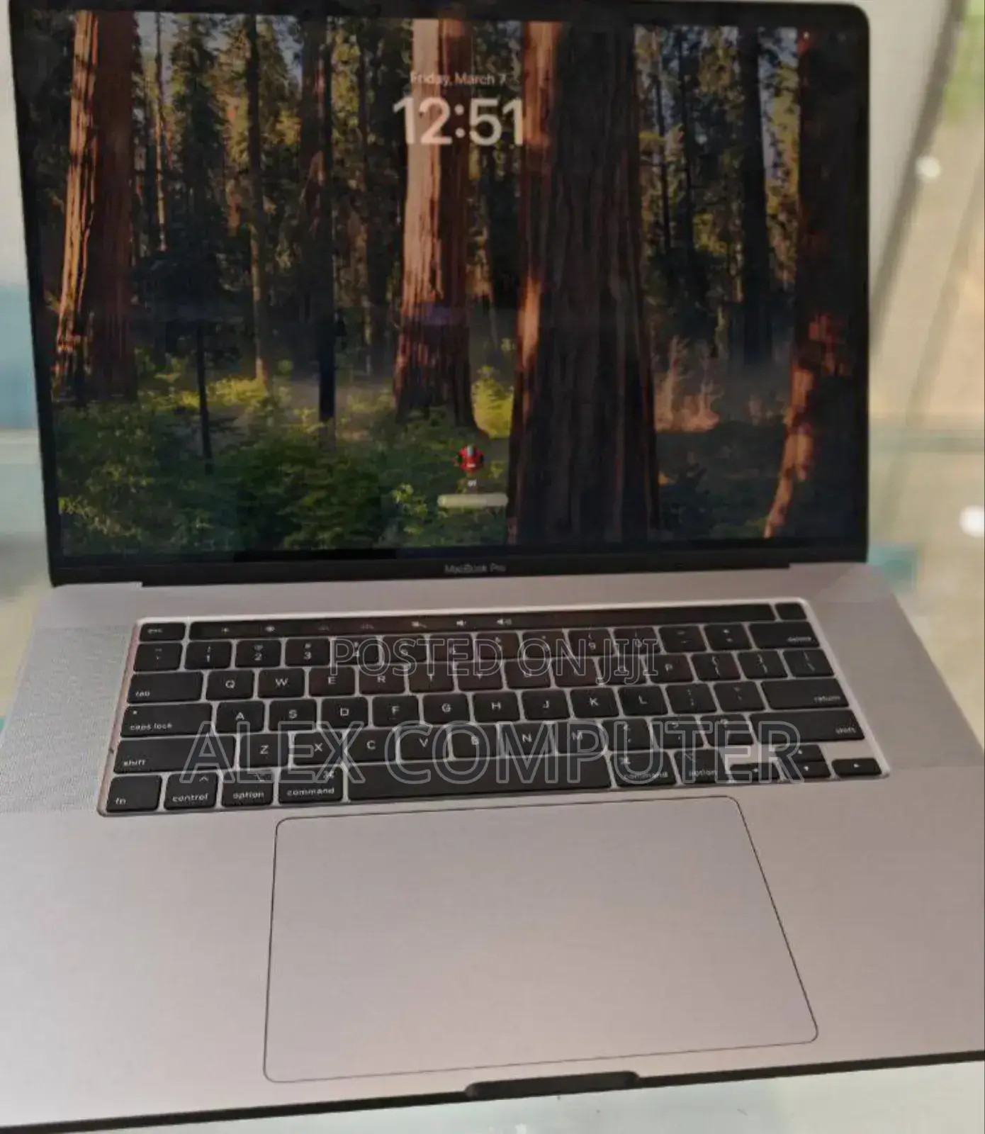 New Laptop Apple MacBook Pro 2019 16GB Intel Core I7 SSD 512GB