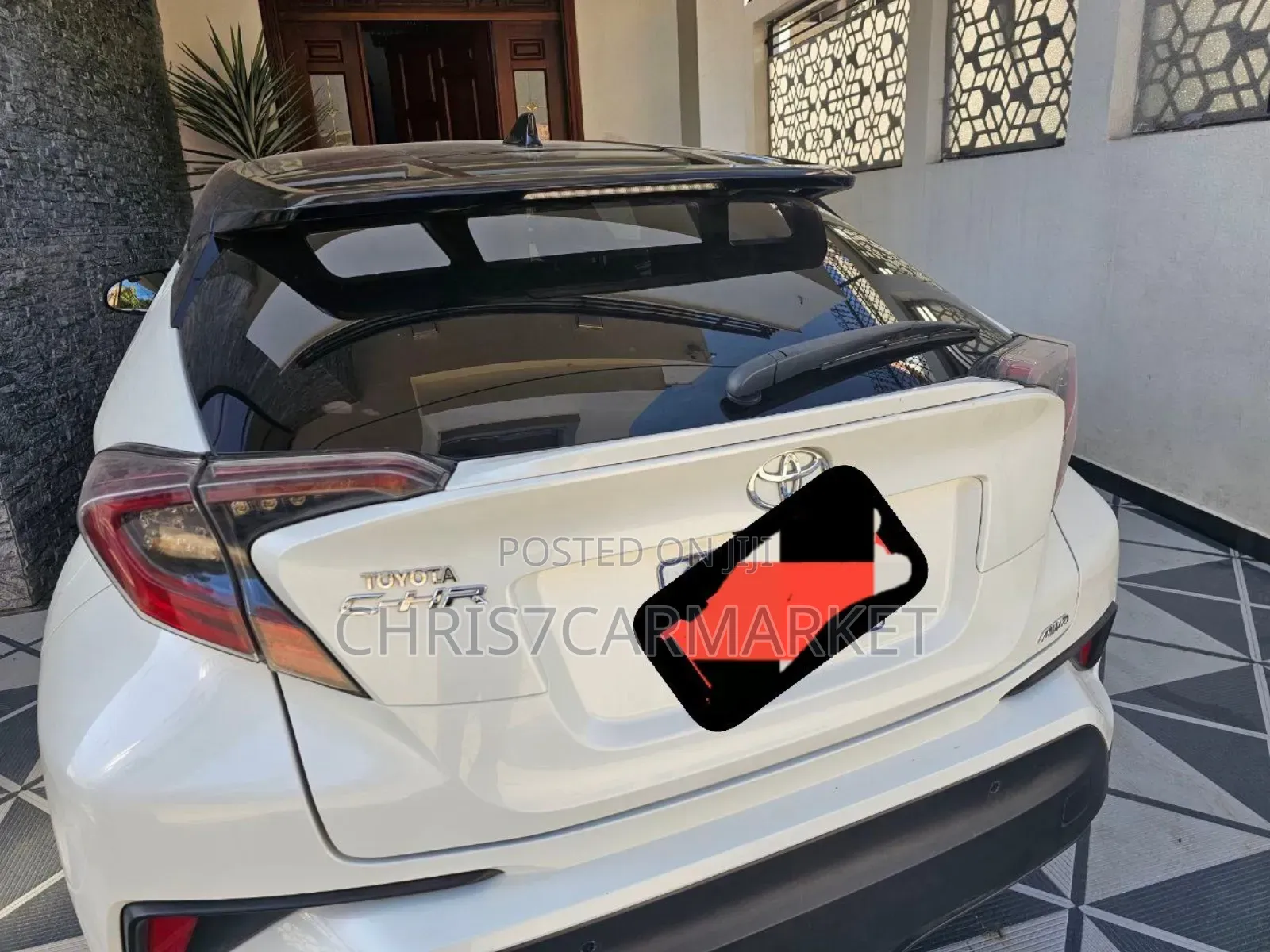 Toyota C-HR LE FWD 2019 White