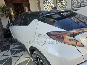 Toyota C-HR LE FWD 2019 White
