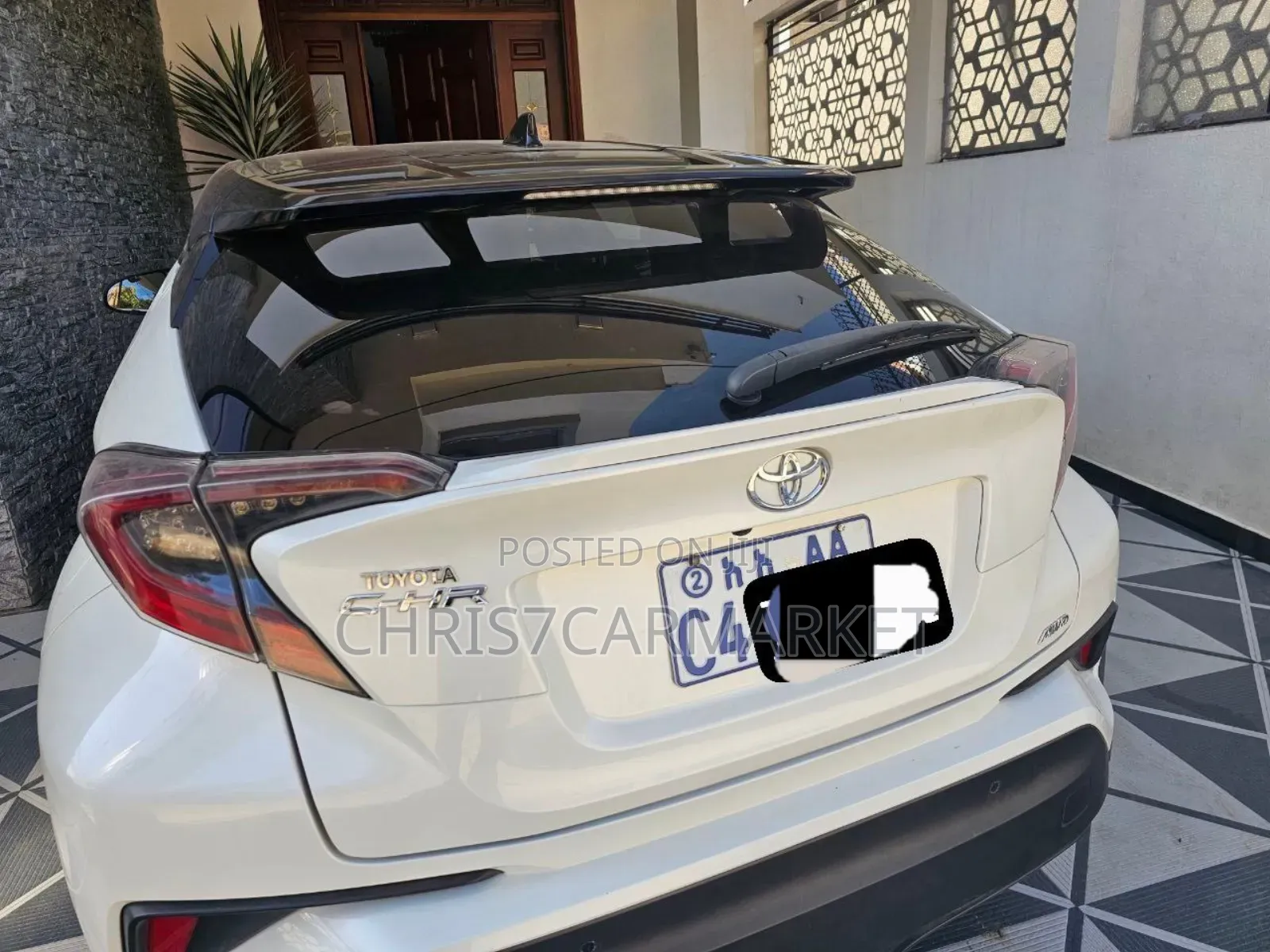 Toyota C-HR LE FWD 2019 White