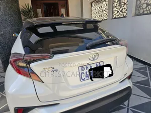 Toyota C-HR LE FWD 2019 White