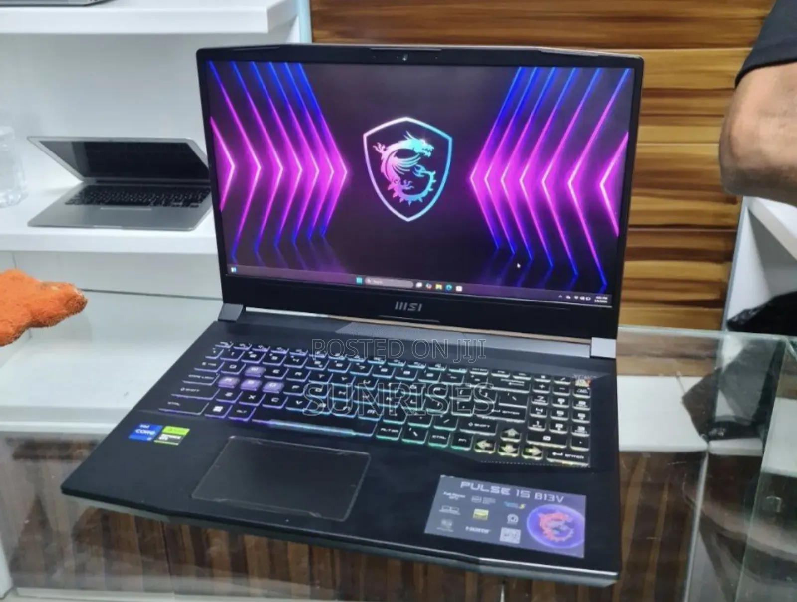 New Laptop MSI Pulse GL66 16GB Intel Core I7 SSD 512GB