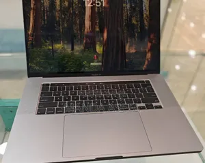 Photo - New Laptop Apple MacBook Pro 2019 16GB Intel Core I7 SSD 512GB