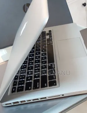 New Laptop Apple MacBook Pro 2011 8GB Intel Core I7 HDD 500GB