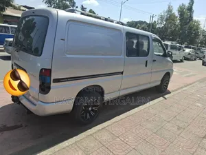 Toyota HiAce 2007 Silver