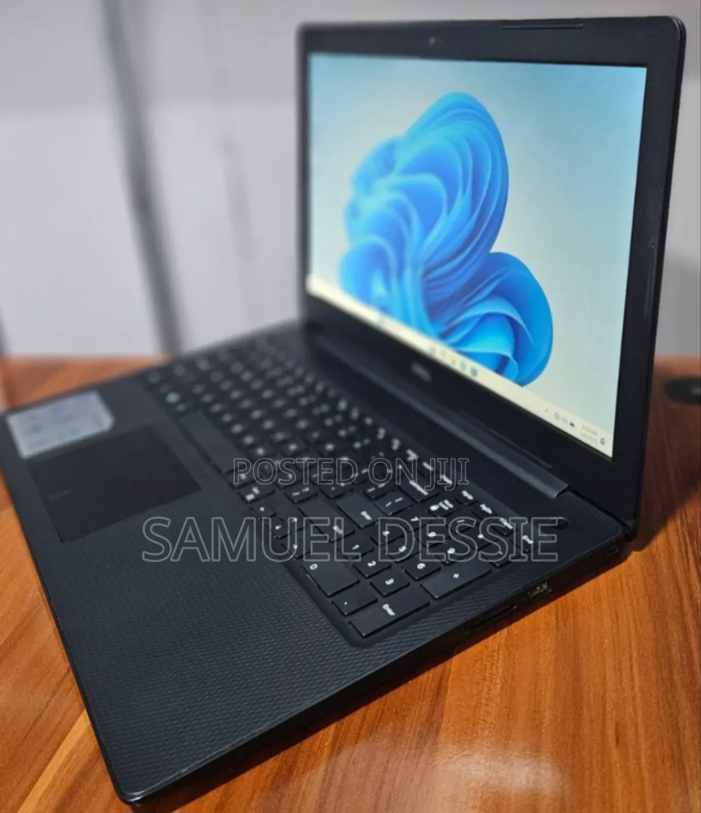 New Laptop Dell Inspiron 15 8GB Intel Core I5 HDD 1T
