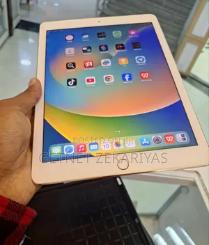 Photo - New Apple iPad Pro 12.9 (2021) 128 GB Silver