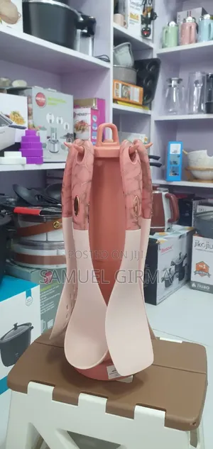 6 PCS Kitchen Set 5 የተለያዩ የሲሊከን ኪችን ዕቃዎቸወየራሱ ማስቀመጫ ያለው