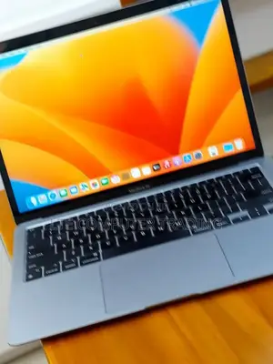 New Laptop Apple MacBook Air 2020 M1 8GB Apple M1 SSD 256GB