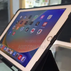 Photo - New Apple iPad Pro 128 GB Silver