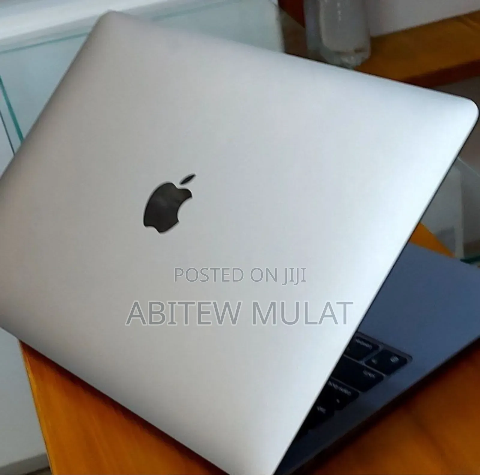 New Laptop Apple MacBook Air 2020 M1 8GB Apple M1 SSD 256GB