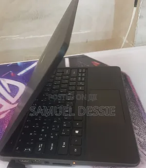 Photo - Laptop Acer 4GB Intel Celeron HDD+SSD 500GB