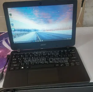 Laptop Acer 4GB Intel Celeron HDD+SSD 500GB