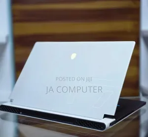 New Laptop Alienware M17x R2 16GB Intel Core I7 SSD 1T