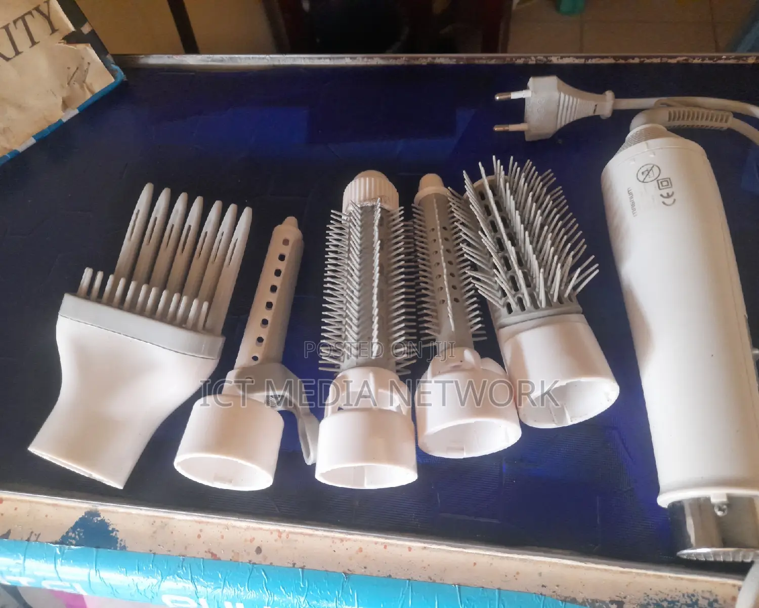 Cool እና Hot Function ያለው ምርጥ የፀጉር Blower