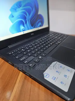 Photo - Laptop Dell Inspiron 15 8GB Intel Core I5 HDD 1T