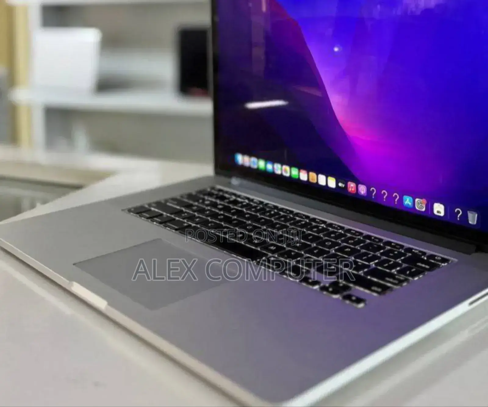 New Laptop Apple MacBook Pro 2015 16GB Intel Core I7 SSD 512GB