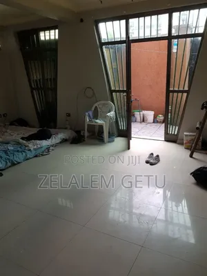 መሀል ከተማ የሚሸጥ ህንፃ G+6 ፎቅ