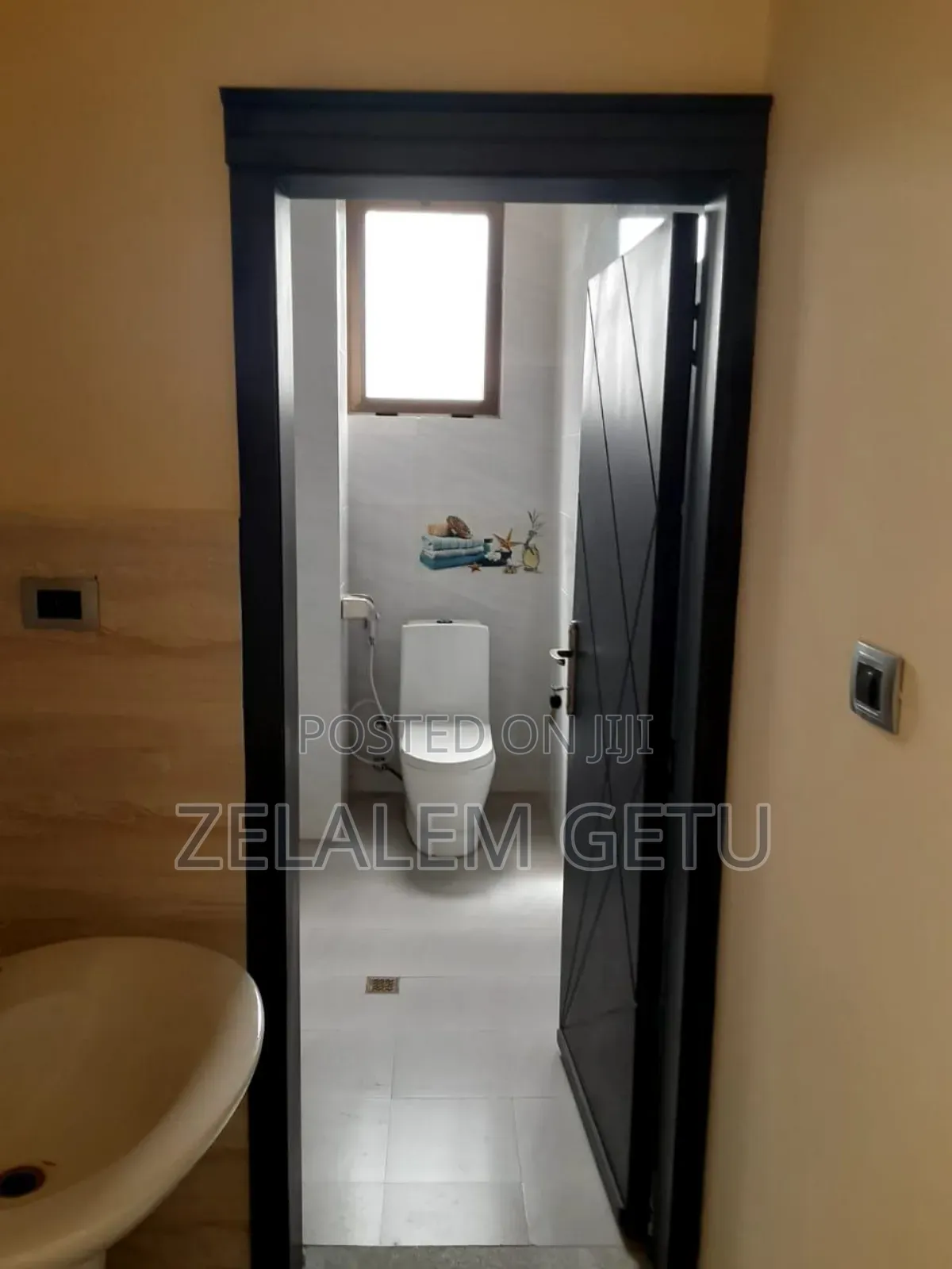 መሀል ከተማ የሚሸጥ ህንፃ G+6 ፎቅ