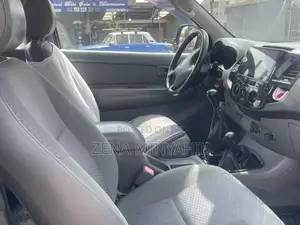 Toyota Hilux 2007 Gray