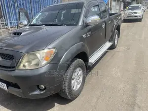Photo - Toyota Hilux 2007 Gray