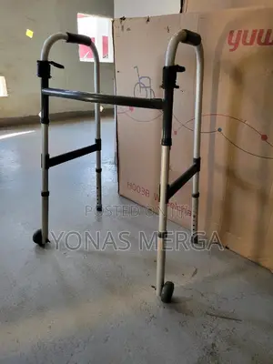 Photo - Walker፮蚊standard Walkers for Seniors,150kg Weight Capacity