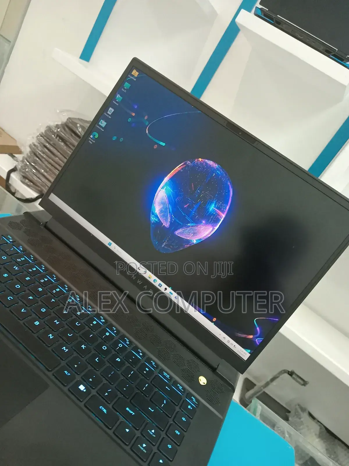 New Laptop Alienware M17x R2 16GB Intel Core I7 SSD 1T