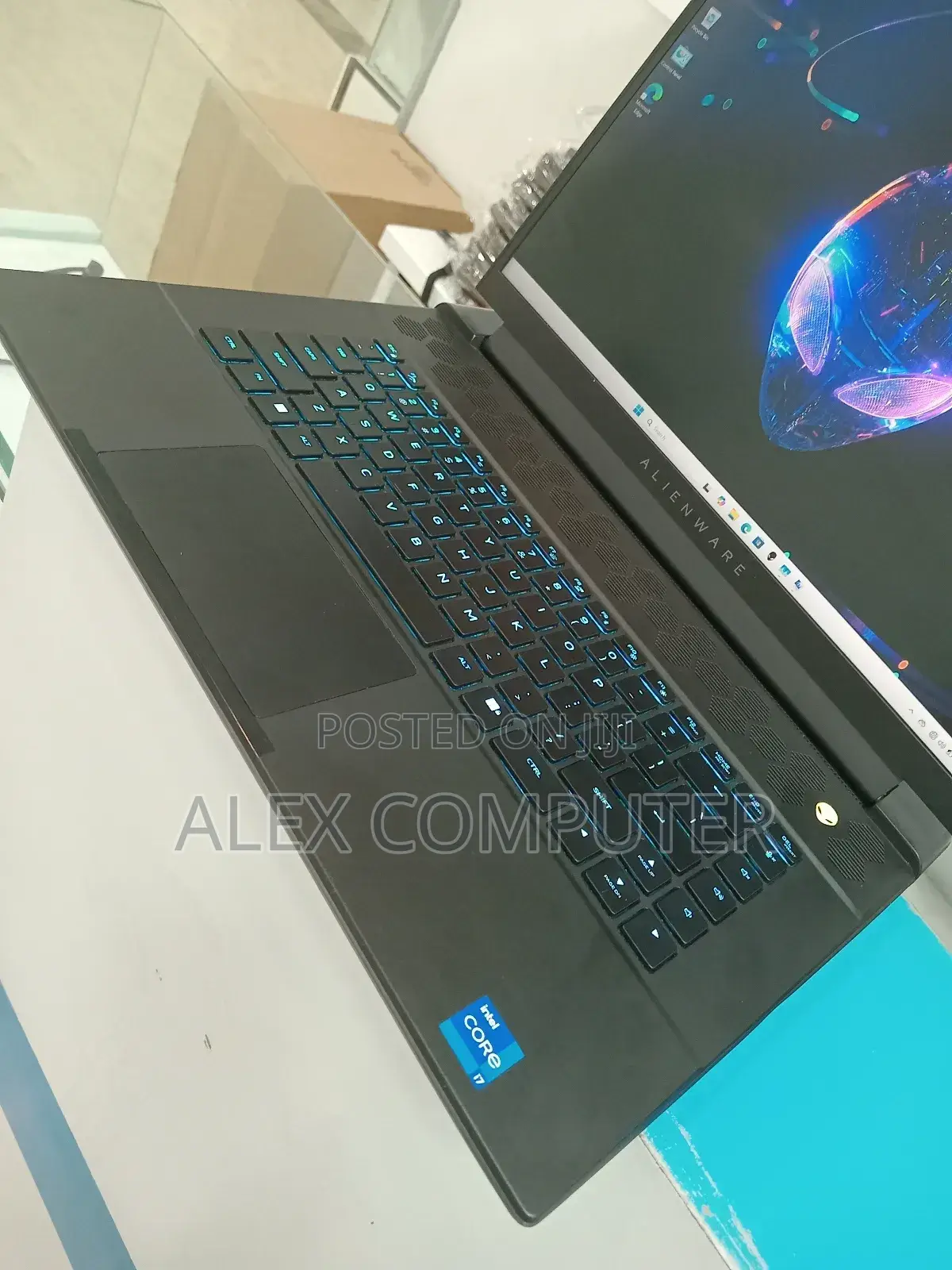 New Laptop Alienware M17x R2 16GB Intel Core I7 SSD 1T