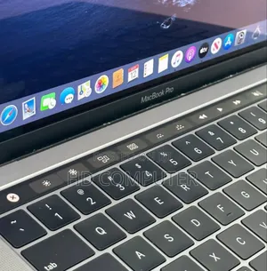 New Laptop Apple MacBook Pro 2019 8GB Intel Core I5 SSD 128GB
