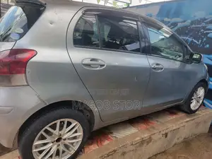Toyota Yaris 2010 Gray