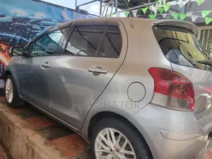 Toyota Yaris 2010 Gray