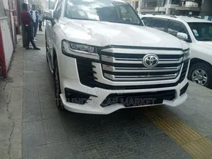 Photo - New Toyota Land Cruiser 2023 White