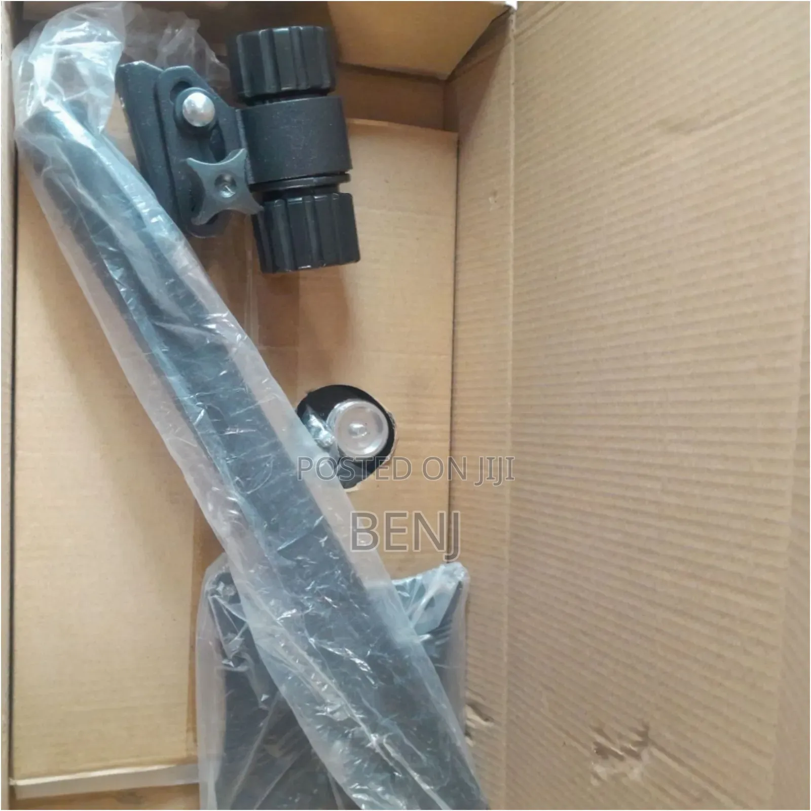 Universal Monitor and Tv Stand | 15"-34" | 20 Kg | Desktop