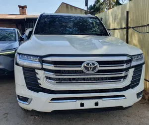 Toyota Land Cruiser 2022 White