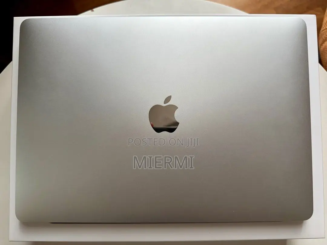 New Laptop Apple MacBook Pro 2023 M2 16GB Apple M2 SSHD+SSD 512GB