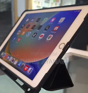 Photo - New Apple iPad 10.2 (2021) 128 GB Silver