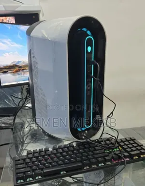 New Laptop Alienware M17x R2 32GB Intel Core I9 SSD 512GB