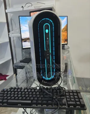 New Laptop Alienware M17x R2 32GB Intel Core I9 SSD 512GB