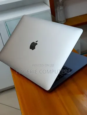 New Laptop Apple MacBook Air 2020 M1 8GB Apple M1 SSD 256GB