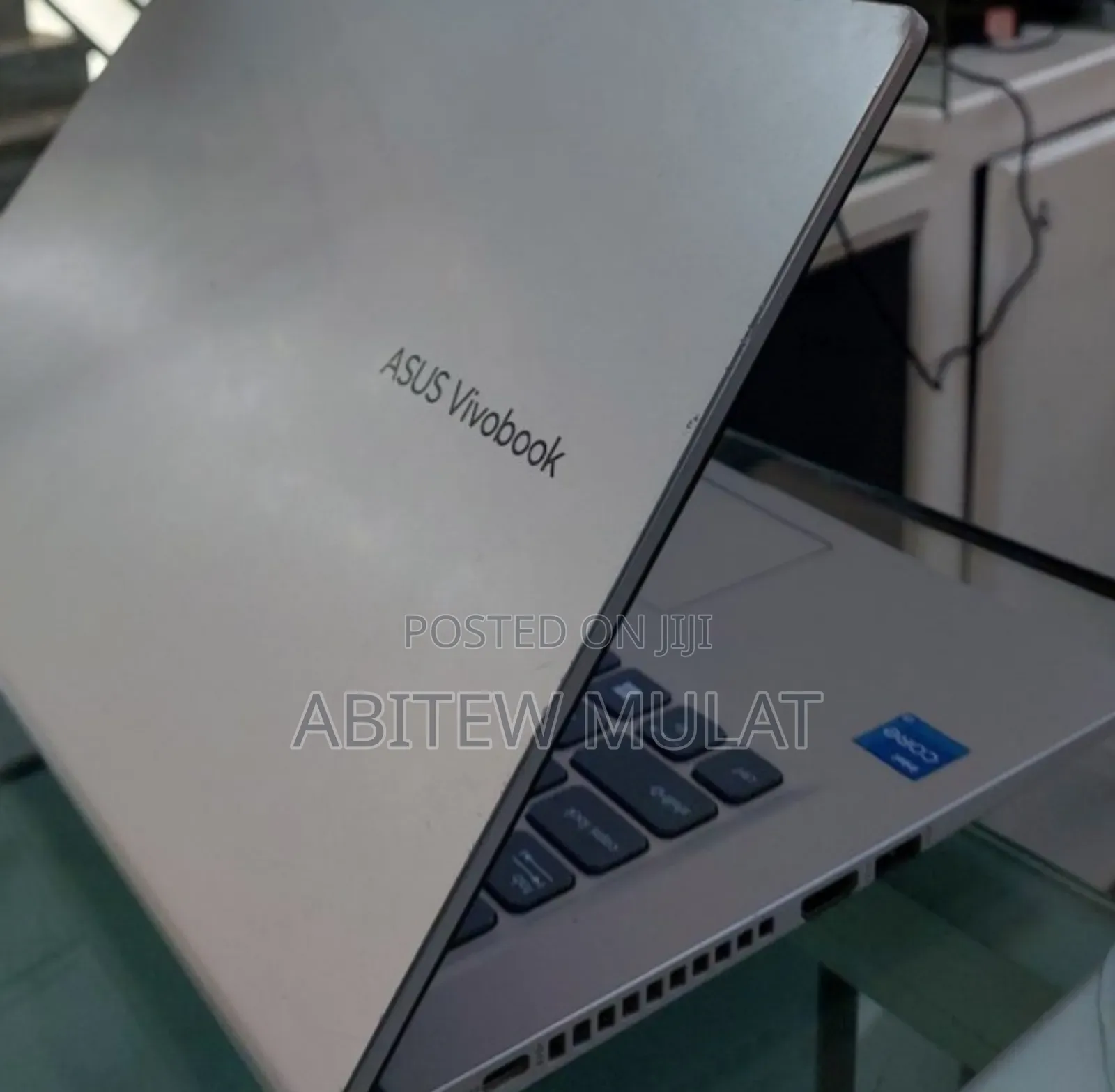 New Laptop Asus VivoBook S300CA 8GB Intel Core I3 SSD 256GB