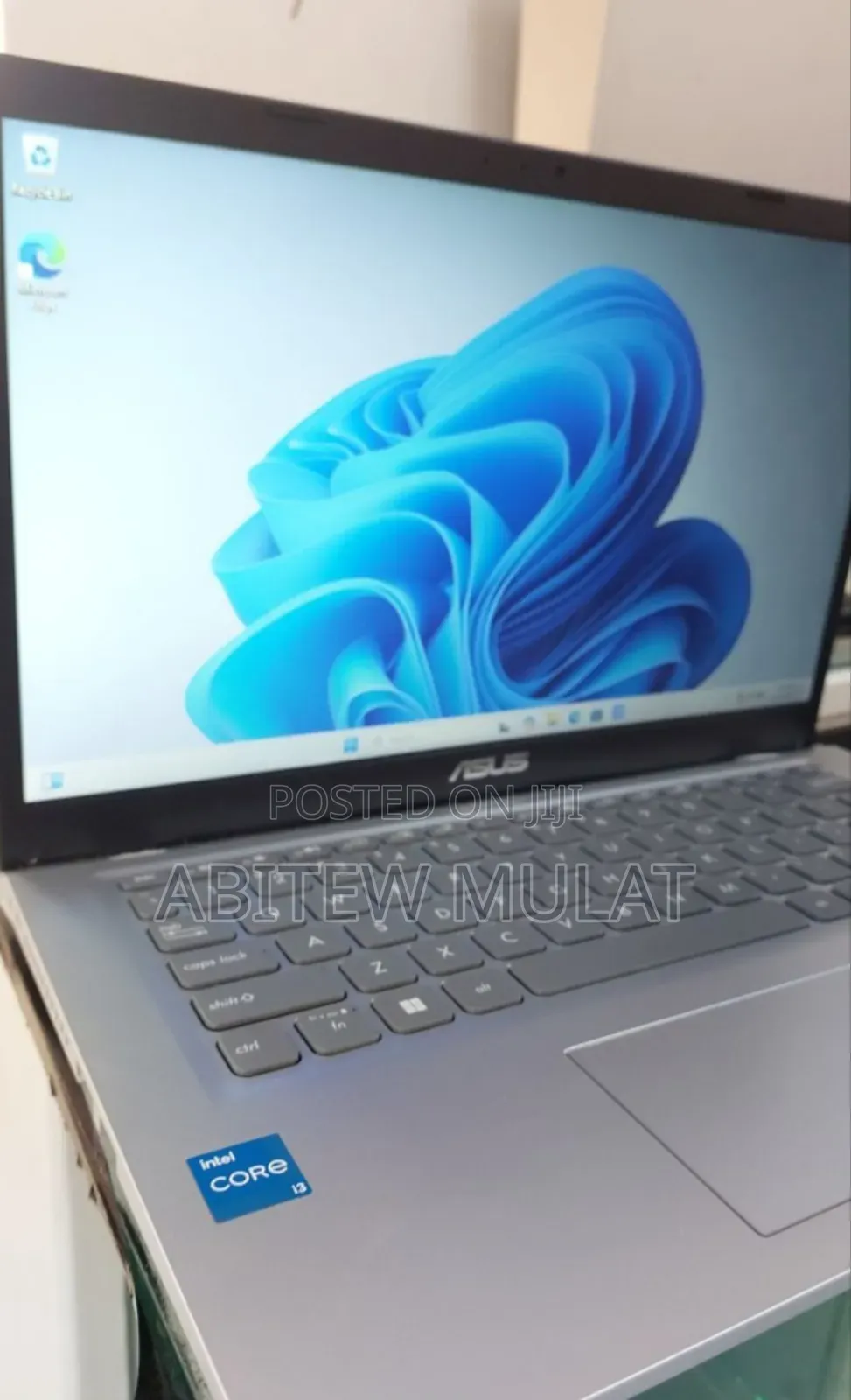 New Laptop Asus VivoBook S300CA 8GB Intel Core I3 SSD 256GB