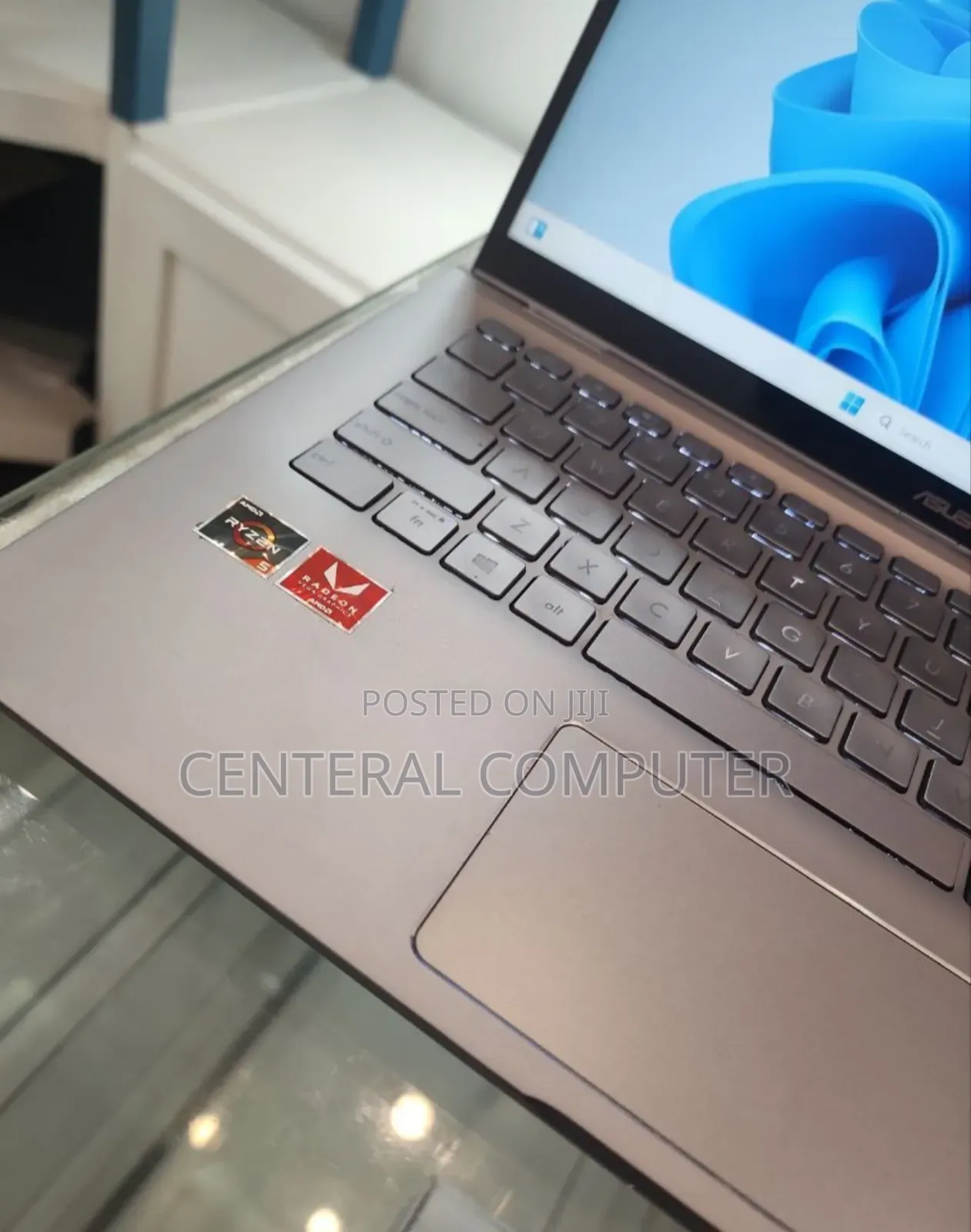 New Laptop Asus ZenBook UX31LA 8GB AMD Ryzen 5 SSD 256GB