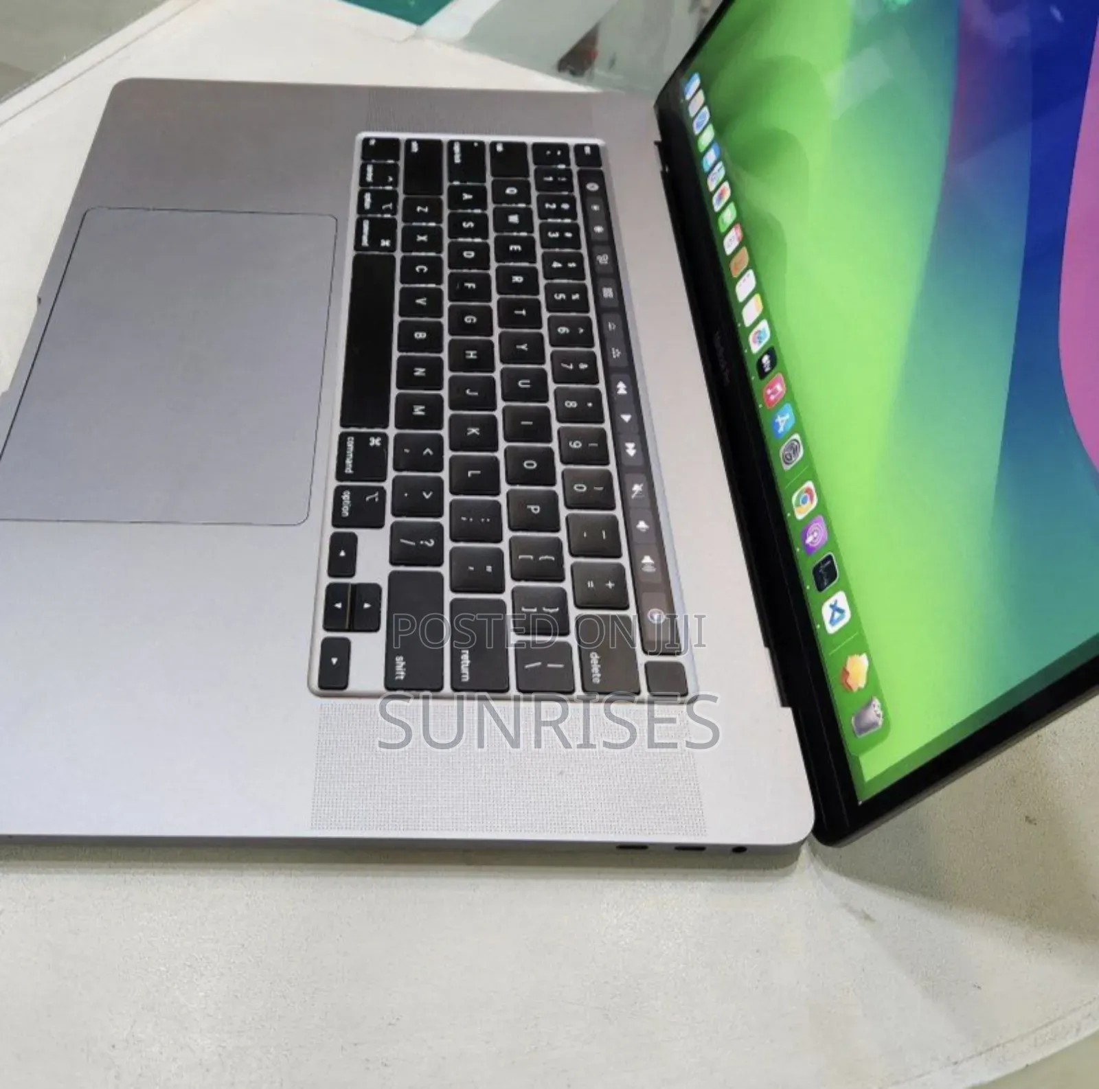 New Laptop Apple MacBook Pro 2019 16GB Intel Core I9 SSD 1T