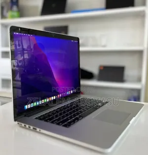 New Laptop Apple MacBook Pro 2015 16GB Intel Core I7 SSD 512GB